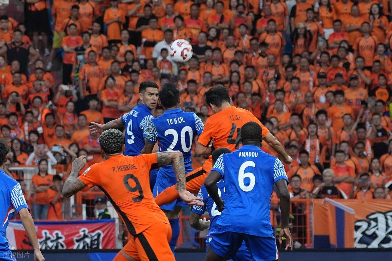 申花逼平苏宁，双方争夺积分激烈