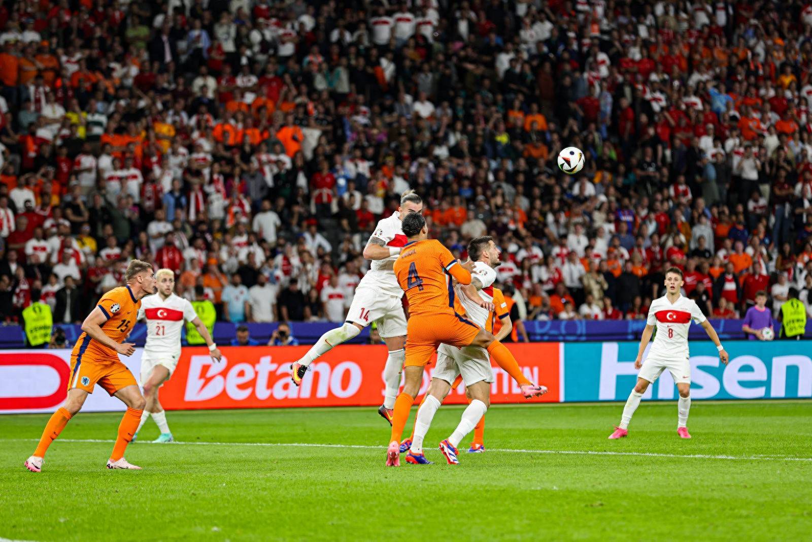 欧洲杯:荷兰2-0胜奥地利,纳瓦斯2传1射建功的简单介绍 欧洲杯:荷兰2-0胜奥地利,纳瓦斯2传1射建功的简单介绍