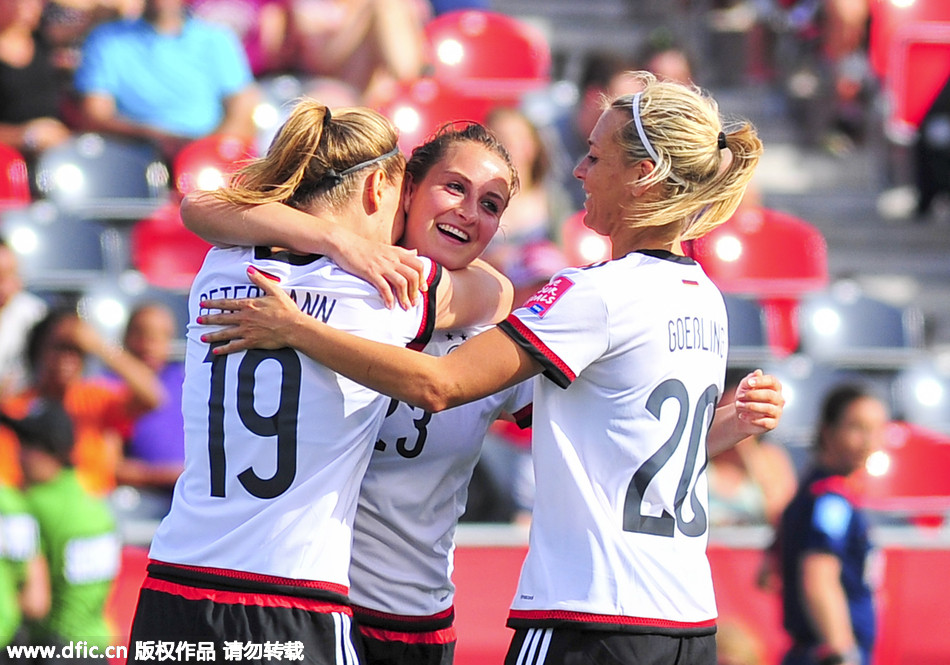 科特迪瓦女足在比赛中展现出勇气