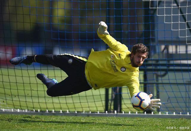 罗马客场逆转佛罗伦萨，维诺壮举破门夺分