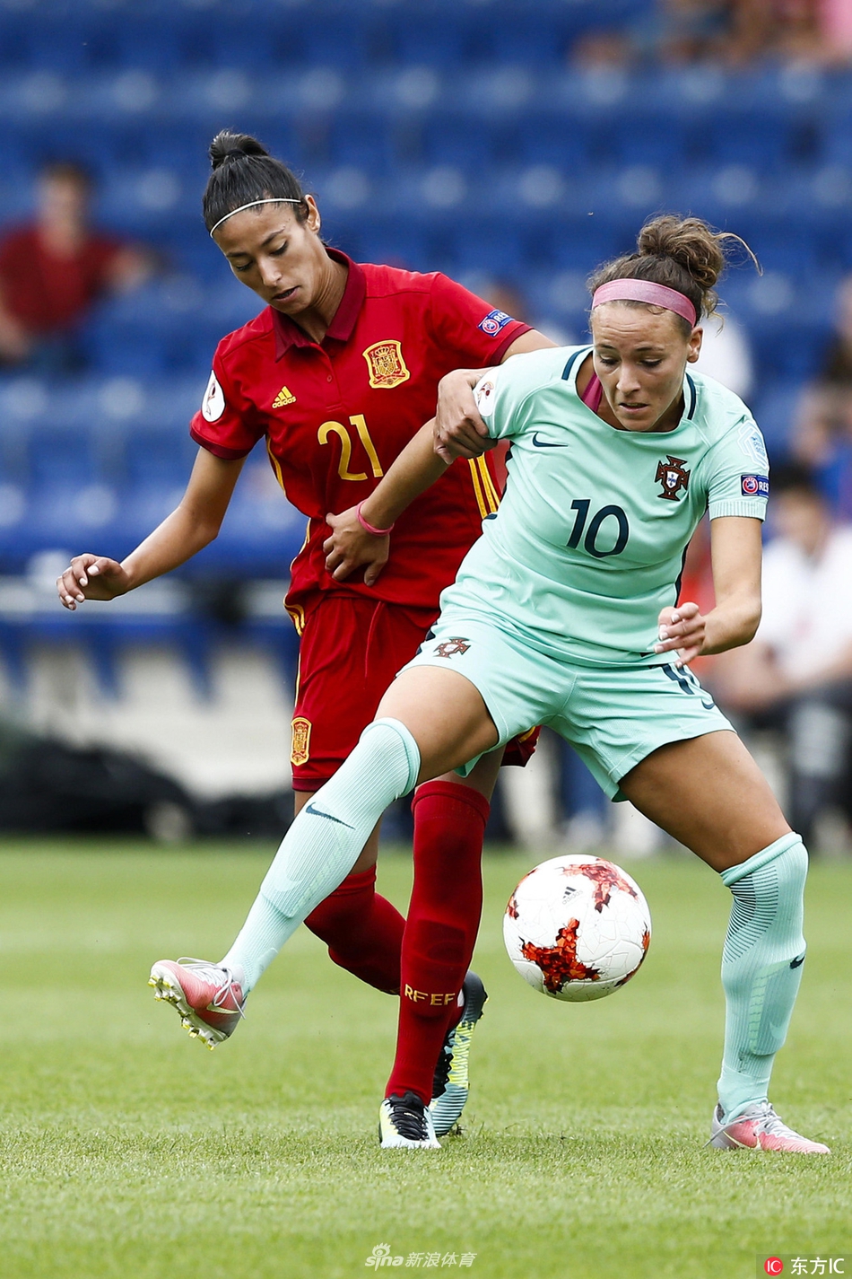 西班牙女足在热身赛中战胜葡萄牙队