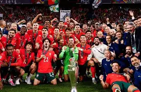 顶级足球比赛精彩回放：每个瞬间动人心弦