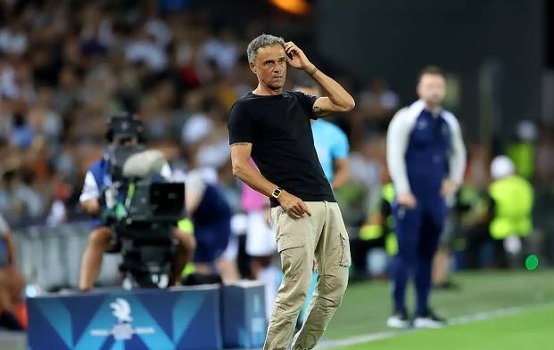 巴黎在困境中求胜求解，寻求逆袭之机