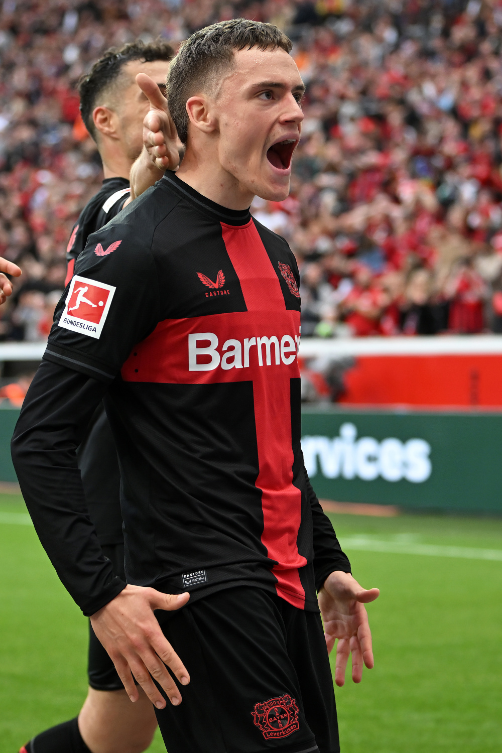 关于沃尔夫斯堡客场战胜勒沃库森，展现出强大实力的信息