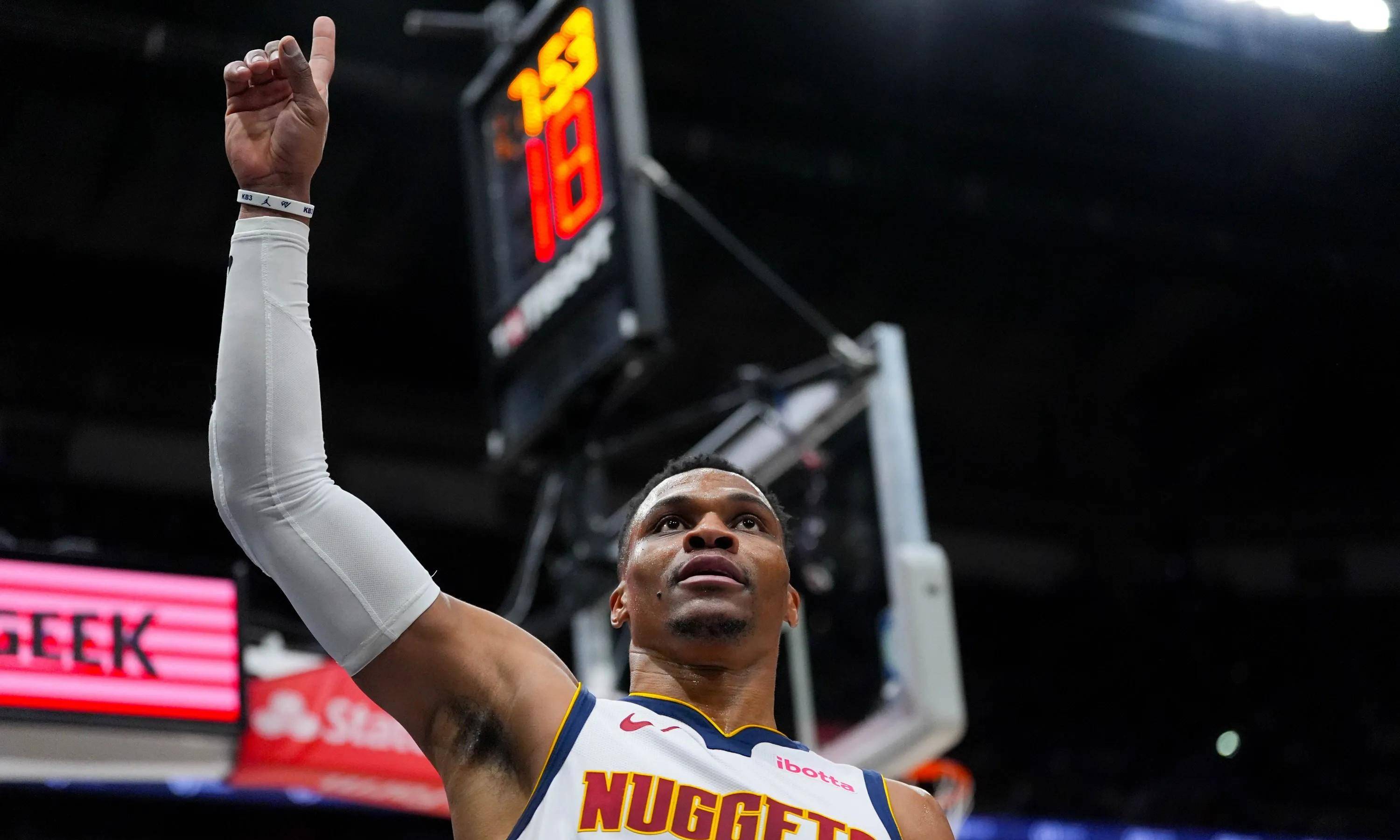 开拓者客场惨败太阳,利拉德罚球连失不敌保罗 开拓者客场惨败太阳,利拉德罚球连失不敌保罗