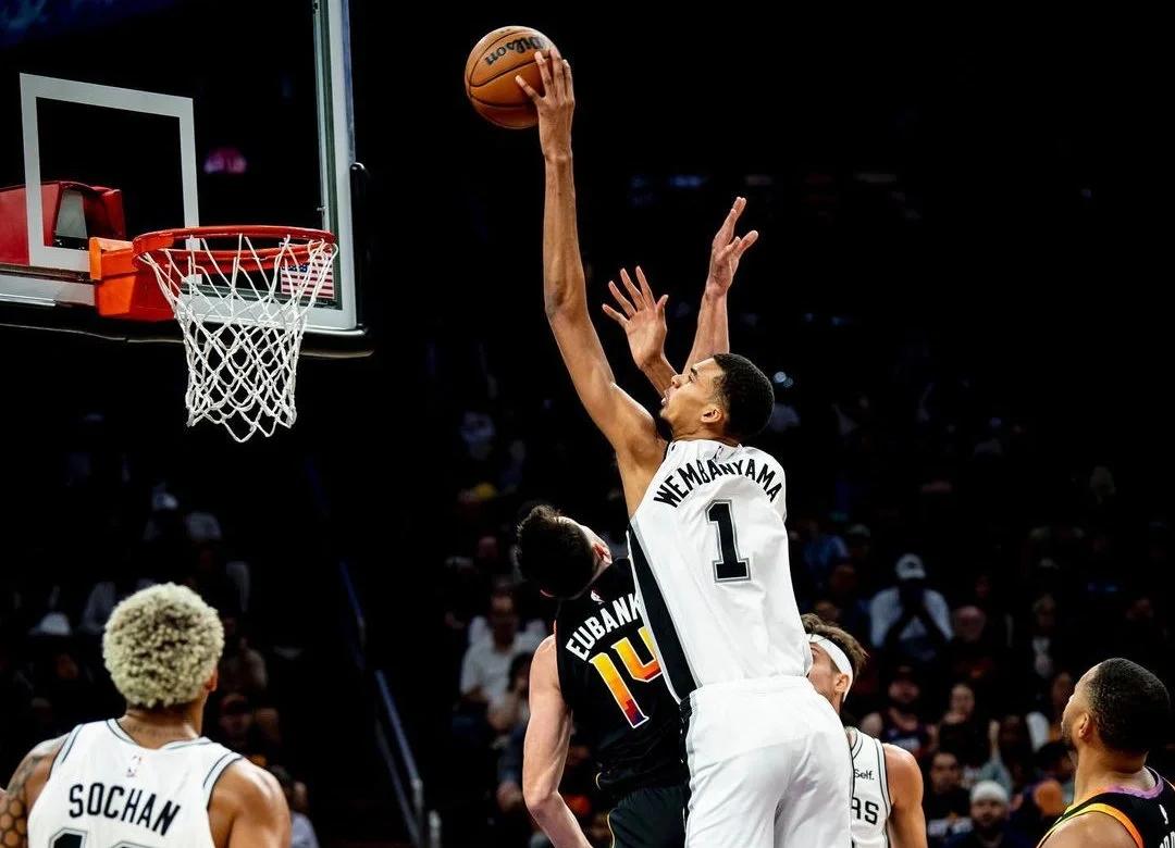 太阳遭遇逆转失利,马刺主场获胜的简单介绍 太阳遭遇逆转失利,马刺主场获胜的简单介绍