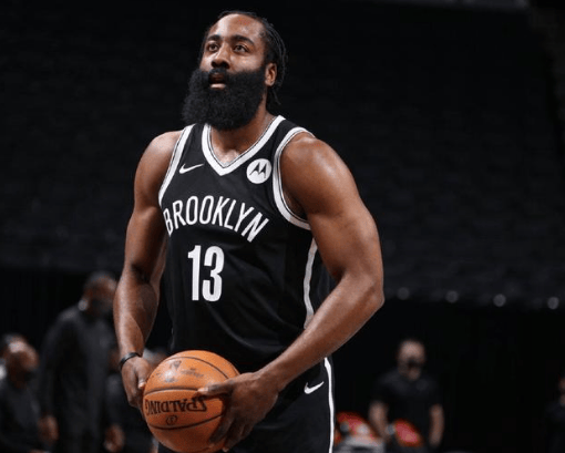 篮网大胜雄鹿,领先优势明显 篮网大胜雄鹿,领先优势明显