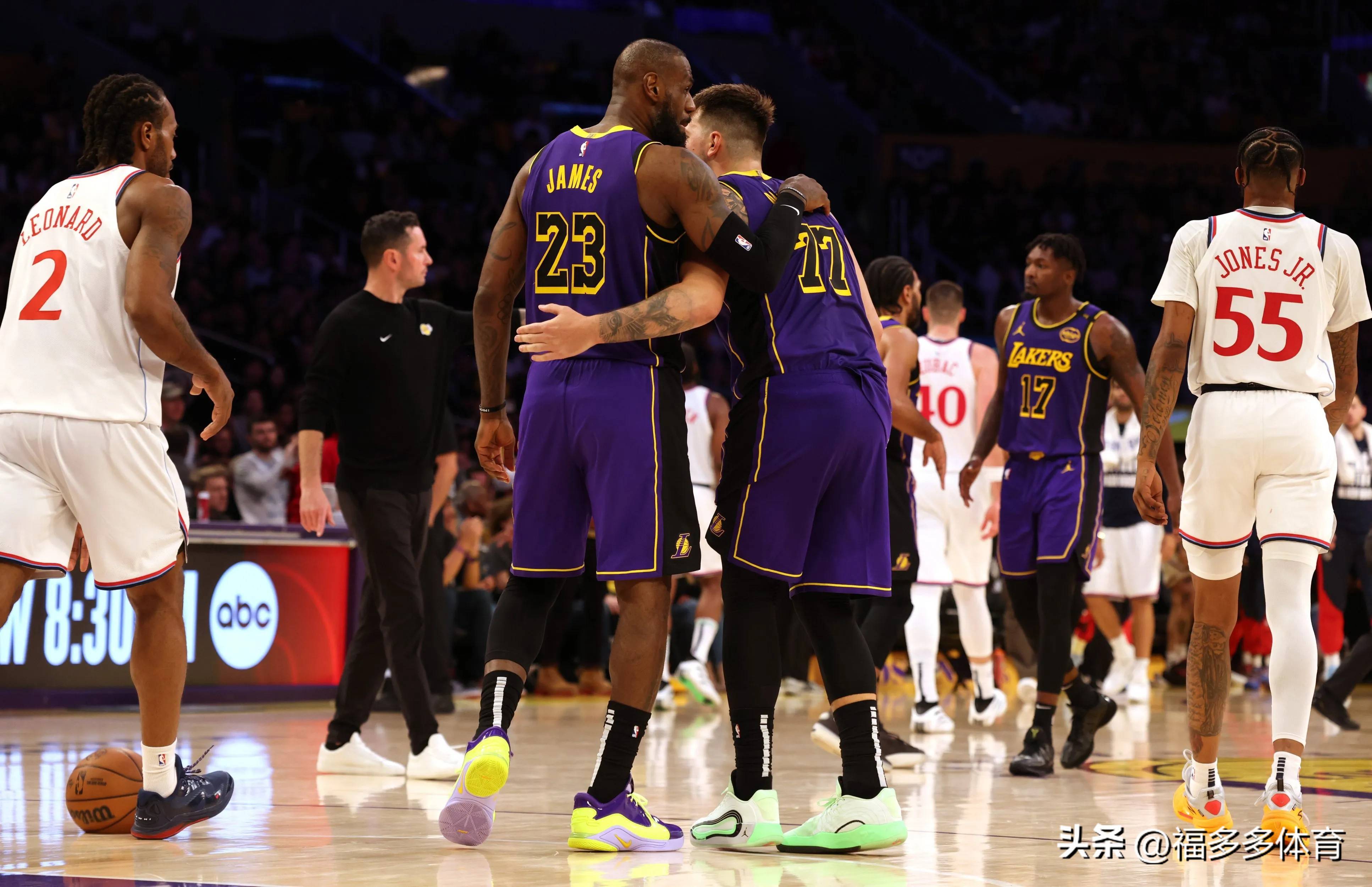 湖人险胜快船，取得五连胜