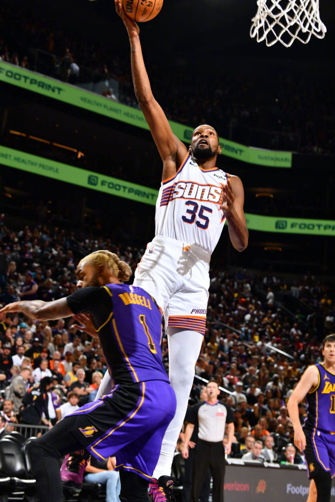 小牛主场告捷,终结湖人连胜 小牛主场告捷,终结湖人连胜