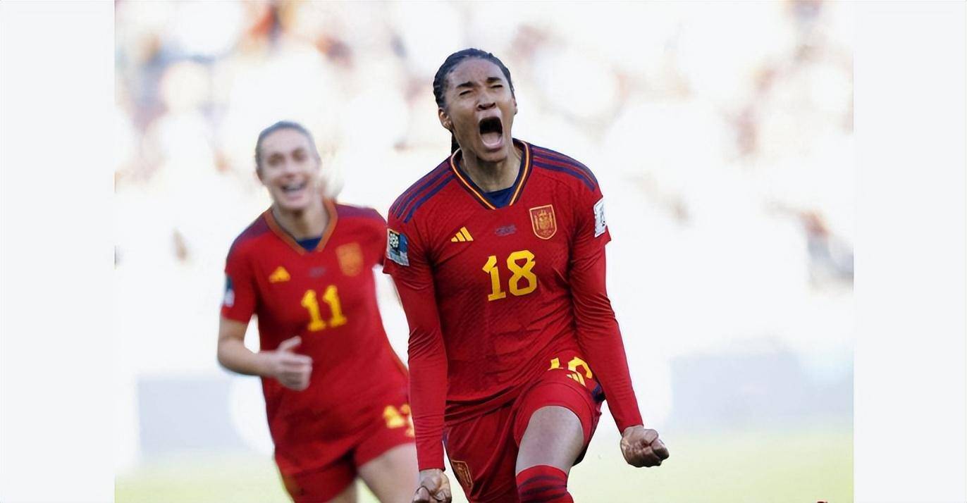 荷兰女足队破门得分夺得冠军